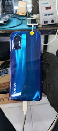 លក់ក្រោមទីផ្សា