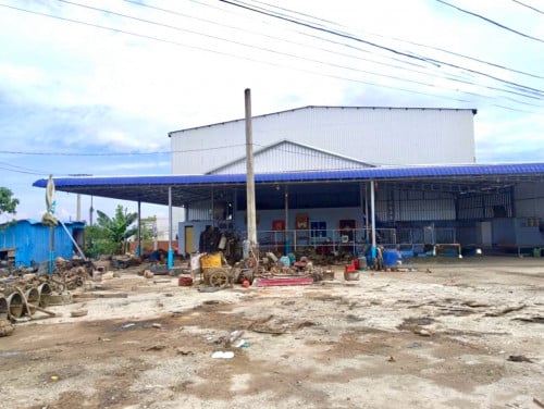 ដីឃ្លាំងលក់បន្ទាន់