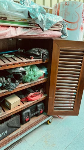 ទូស្បែកជេីង