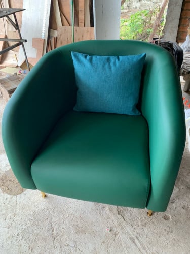 កៅអីកាត់ថ្មី