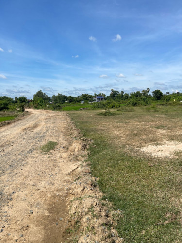 ដីលក់