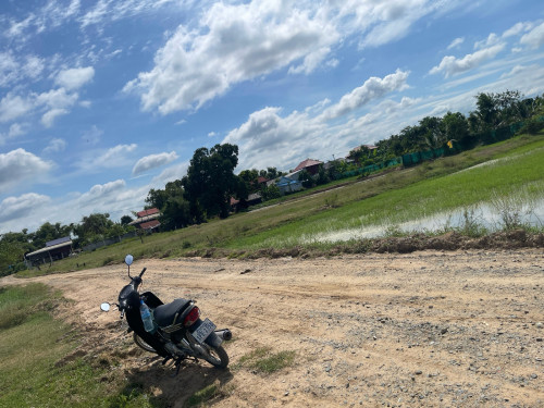 ដីលក់