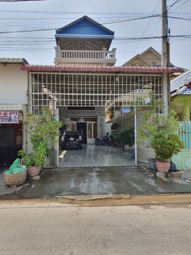 ផ្ទះជួល 1នាទី ពី ផ្សារឡាក់គីអង្គតាមិញ 2នាទី ពីផ្សាររោងចក្រអ៊ូអរ