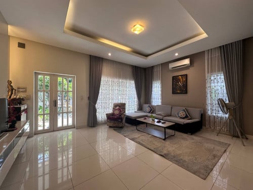 ផ្ទះវីឡាភ្លោះមុខសួនសម្រាប់លក់ 259.000$ ក្នុងបុរីប៉េងហួតព្រីមៀរ៍ (ផ្លូវជាសុផារ៉ា598)