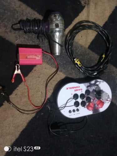 លក់ហ្គេមលេងនៅថ្នីមានហ្គេម៣មុឺនហ្គេមតំលៃ២០$ខ្សែល្អHDMI៥ម៉ែត្យលក់១០$ដុំបំលែងភ្លើងអាគុយ១២វុលទៅ២២០វុល១០$