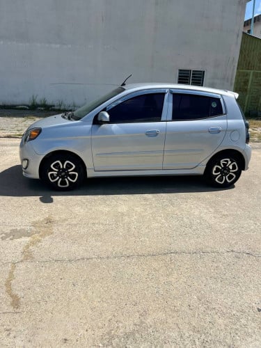 ស្តុកថ្មី: Kia Morning F- Sport 2011-SLX