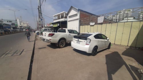 ដីសម្រាប់លក់ នៅផ្លូវម៉ុងឫទ្ធីLand for Sale, Mong Rithy Blvd