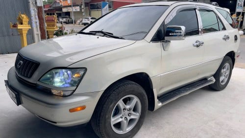 លក់.Lexus.RX300.ពណ៌ស.ឆ្នាំ2000.ប៉ុង2.អត់ដែលប្រើហ្គាសទេ.ជិះហ្នឹងល្អណាស់ លេងហើយស្អាត.នៅភ្នំពេញ.!
