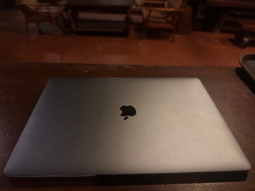 លក់ MacBook Pro