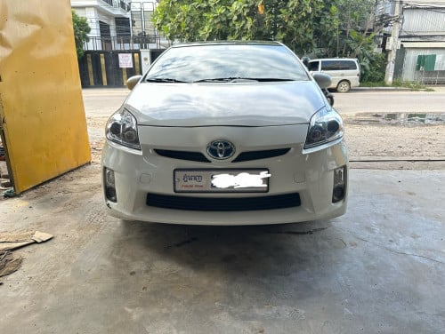 កាងមុខ Prius 2010 ទេីបដោះពីឡាន សាច់ជ័រនៅស្អាត 40$ ចរចារ