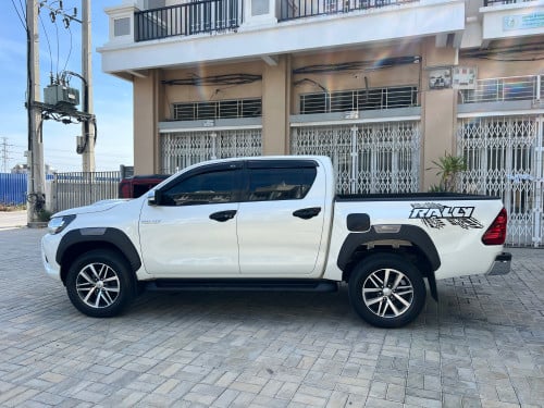 ឡាននៅថ្មីណាស់ Revo 2016 ឡើង Rally full option ស្មាតឃី