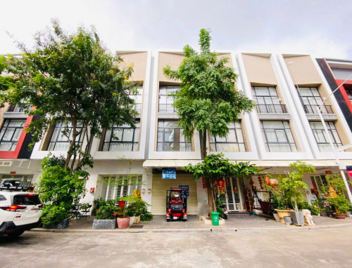 ផ្ទះអាជីវកម្មសម្រាប់ជួល | Shophouse for Rent