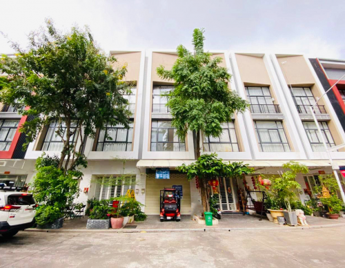 ផ្ទះអាជីវកម្មសម្រាប់ជួល | Shophouse for Rent