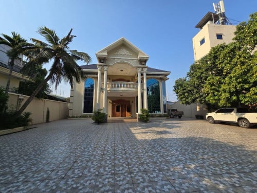 វីឡាសម្រាប់លក់​ ជិតអង់តែនទួលគោក / ​Villa for  Sale near Toul Kork Antena