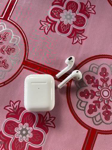 AirPod 2  ជំនាន់ទីពីរ