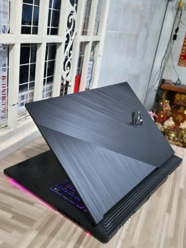 ASUS ROG G712LW