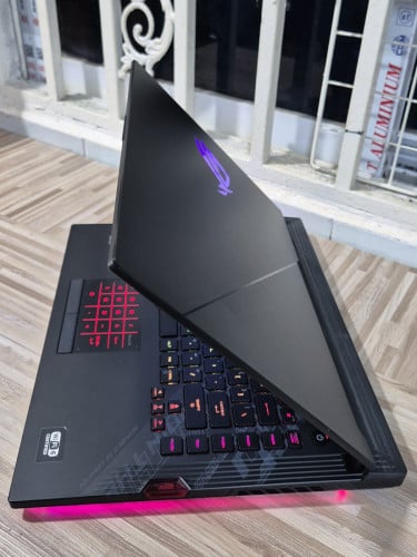 ASUS ROG SCAR G532LWS