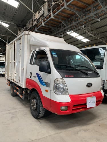 Bongo3 ឆ្នាំ2005 ចំណុះ1,5តោន ស្លាកលេខហើយ