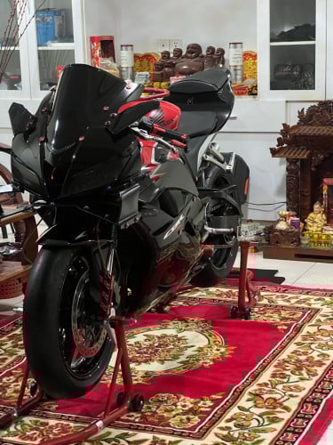 CBR 600 rr  2012 ABS  នៅថ្មី​ 90%​  ស្ពិច​ japan  គ្រឿងលេងហេីយស្រាប់​ ប្រេងម៉ាសុីននឹងសំបក​ ​