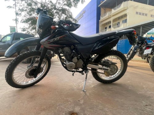 Honda XR 230cc  ម៉ាស៊ីនស្អាត សន្នុំពីឃ្លាំង រំលស់សុទ្ធ100%