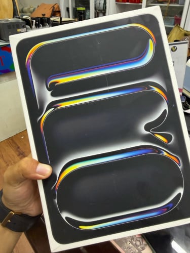 iPad Pro M4 11inch 5G LLa 256GB New Box1095$