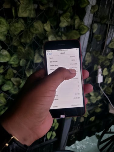 iphone SE 64G / zin/ សានៅស្អាត/97/98%