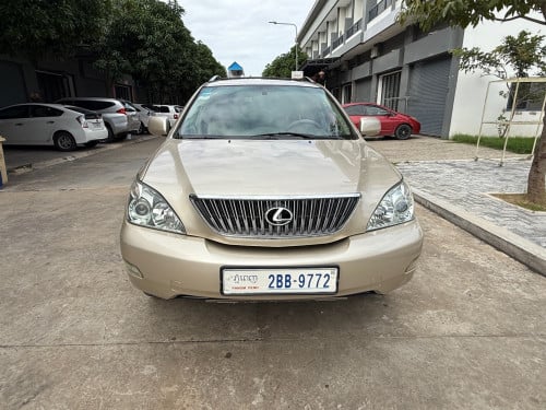 Lexus 330ឆ្នាំ05 ពាក់កណ្តាលfull ប៉ុង1