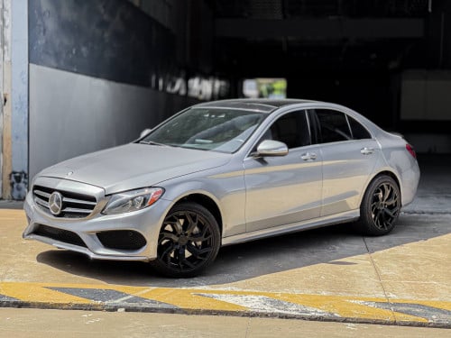 MERCEDES BENZ C300 2015