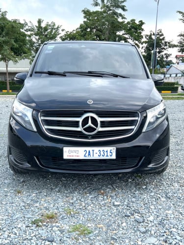 Mercedes-Benz V250 ឆ្នាំ2018​ ពណ៍ខ្មៅ