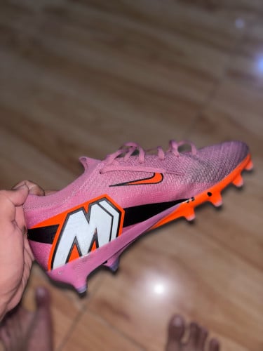 Nike air zoom បោកទឹកនៅថ្មី 98% ពាក់បាន4ប្រកួត ថែម ប្រអប់អោយមួយ