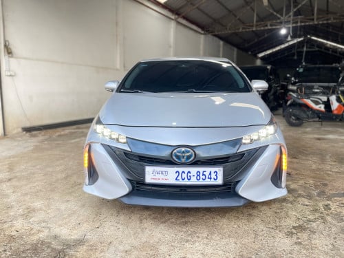 Prius prime 2017 27500$