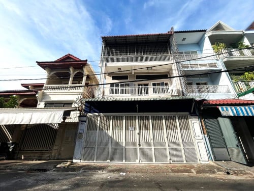 Shophouse for Rent in BKK3 – 5 Bedrooms, 8m × 15m✨