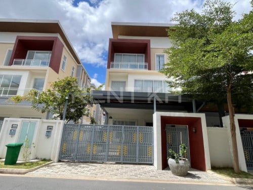 Twin Villa for rent at Chroychangva 6A