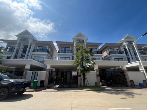 Twin villa for sale at ph 50m