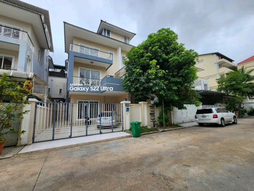 Villa for RENT / 别墅出租