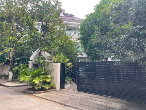 Villa Queen B 5 Beddroom Corner House  For Rent At Peng Hout Beoung Snor || 7000$/Month