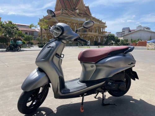 Yamaha Grand Filano 2024 Gray