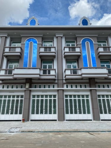 ផ្ទះសម្រាប់ជួលនៅជ្រោយចង្វារ