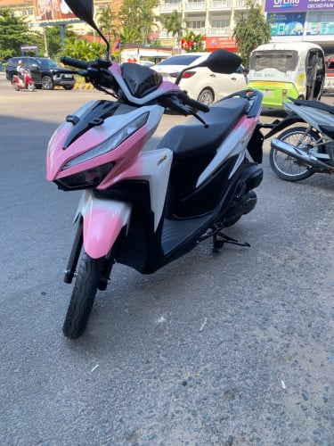 ម៉ូតូលក់