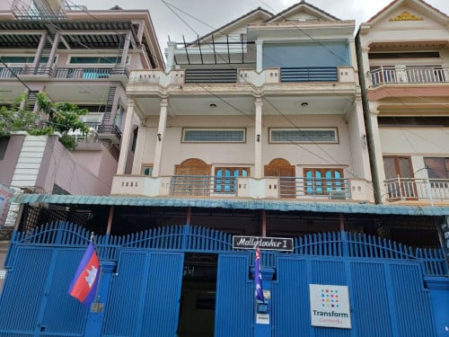 ផ្ទះផ្លូវធំ បឹងសាឡាង (ជាប់សាលាបញ្ញាសាស្ត)