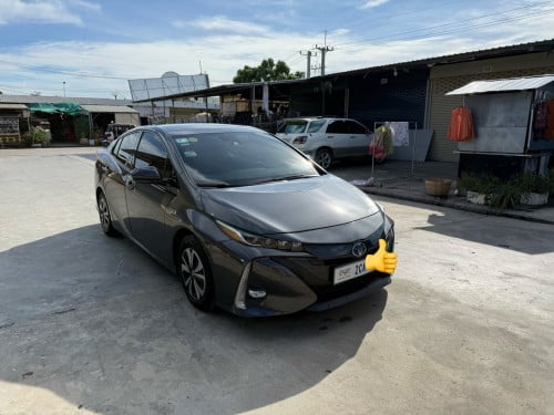 ឡានខ្ងុំជិះម្ងាស់ដើម