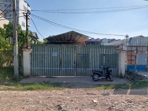 ដីលក់ម្តុំសាលាកសិកម្មចំការដូង