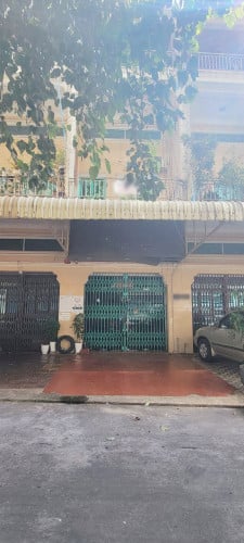 ផ្ទះល្វែងអាជីវកម្ម សំរាប់លក់នីជិតអង់តែនទួលគោក