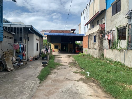 ដីលក់បន្ទាន់នៅសង្កាត់កំពង់សំណាញ់