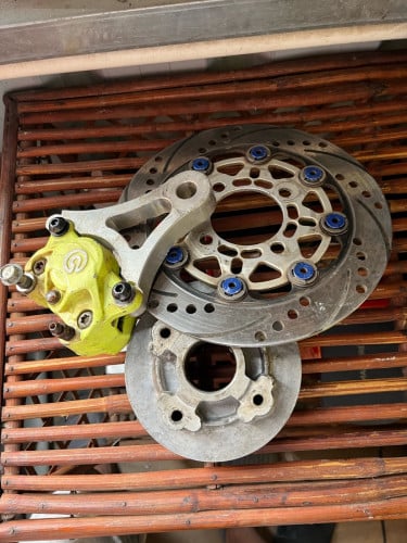 ឈុតកាតម៉ែក្រាយកែដាក់សង់