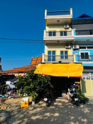 ផ្ទះលក់កណ្តាលក្រុងភ្នំពេញលើផ្លូវបេតុងរដ្ធ15mកំពង់តែស្ថាបនា