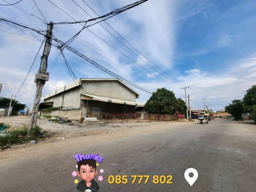 ឃ្លាំងសំរាប់ជួល / 仓库出租 22x45