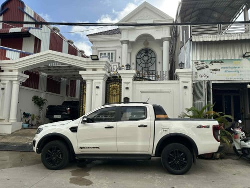 ឡានស្អាតអត់បុកសុិនមួយជុំកង់ថ្មី4គ្រាប់