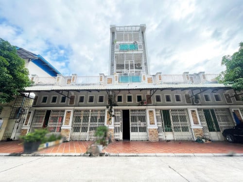 ផ្ទះល្វែង E0-E1-E2 សម្រាប់លក់ នៅបុរី លីម ឈាងហោ ចំការដូង