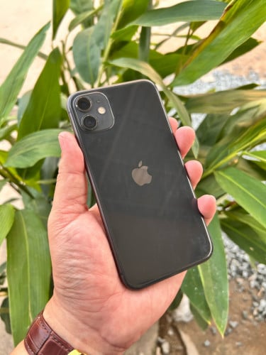 ចង់លក់ iPhone 11 64G  ដើរទាំងអស់ សានុំសុីនទាំងអស់